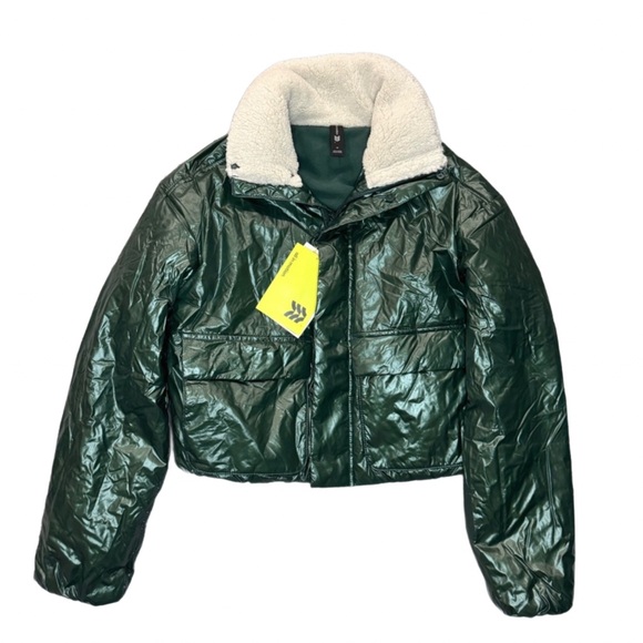 NWT All In Motion Green Mid-Weight Quilted Puffer Jacket Women’s Size Medium. - Picture 1 of 17